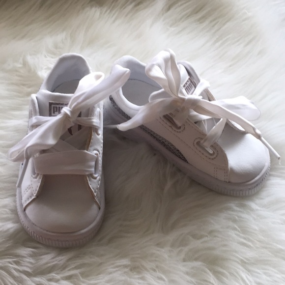 Little Girls Puma Sneakers - Picture 2 of 7